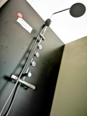 COLUMNA TERMOSTÀTICA I HIDROMASSATGE